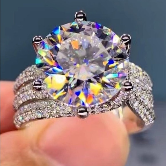 3 Carat Moissanite Three-Layer Ring in a size 8.5 - Picture 6 of 6